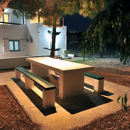 Tsakanos Adamantas (Milos)