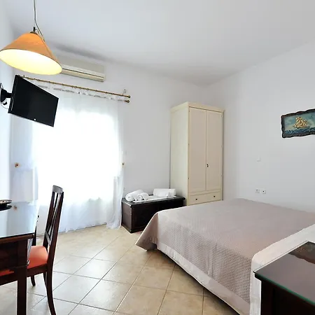 Tsakanos Adamantas (Milos)