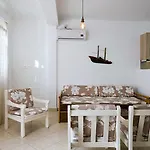Lejlighed Tsakanos Adamantas